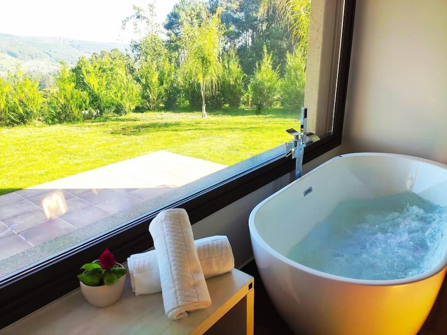 Casa Nueva De Vigo Rural Mos Con Jacuzzi Y Chimenea Para Escapada Romantica Exterior foto